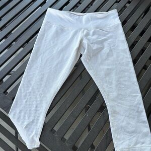 Lululemon 20inch crop leggings, white/tan, great condition, size 8